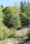 Passage de drone sur des vestiges miniers