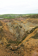 Parys Mountain : paysage minier à ciel ouvert