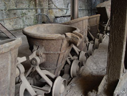 Wagonnets en place sur le site du Parc Technologique de Lavrio